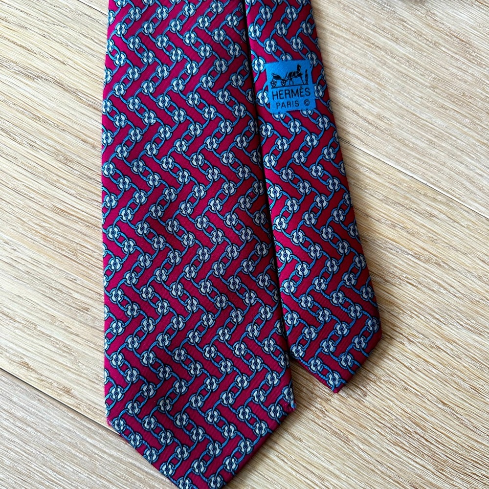 Hermes for Holt Renfrew Tie - Classic chain pattern in purple, blue and silver